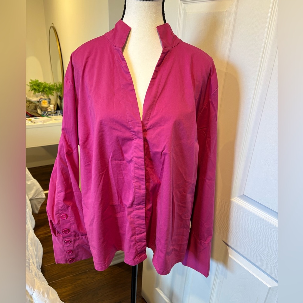 AE SPORT&CO Fuchsia V-Neck Blouse with Hidden Button Closure Size 22